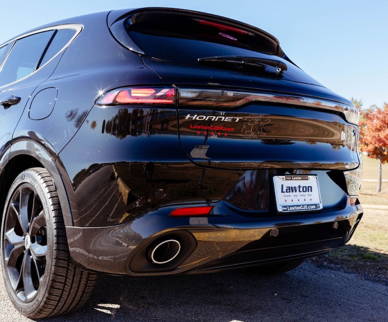 The 2025 Dodge Hornet is a sleek compact SUV with the option for a powertrain hybrid engine as well as many optional add-ons.