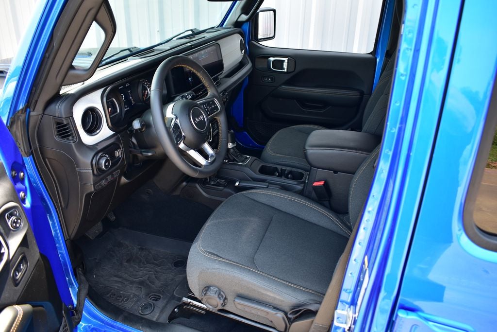 2024 Jeep Wrangler 4-Door Sahara 4x4