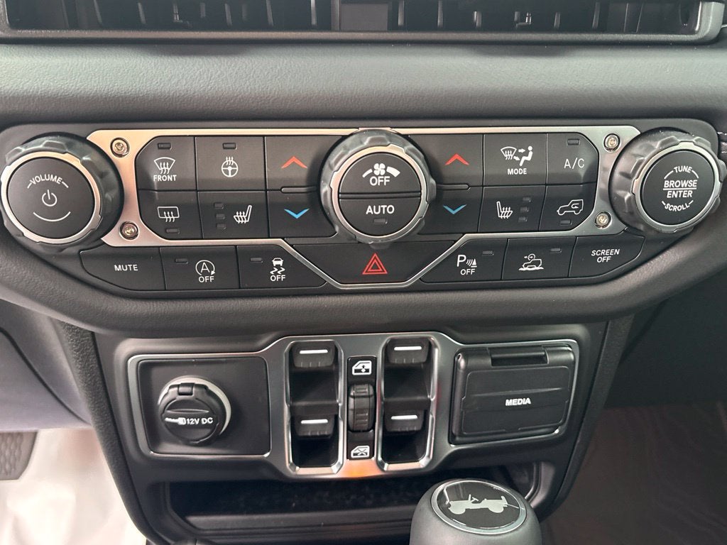2027 Jeep Wrangler WRANGLER 4-DOOR SAHARA