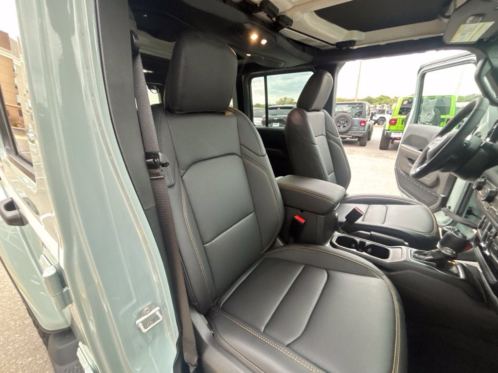 2027 Jeep Wrangler WRANGLER 4-DOOR SAHARA