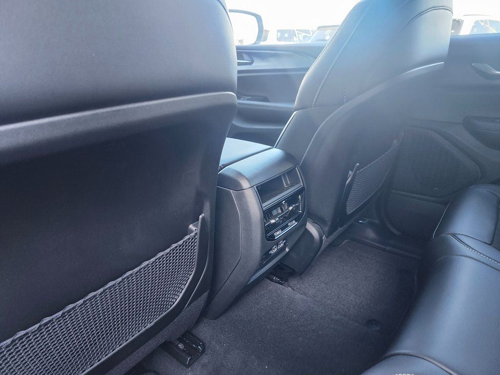 2025 Jeep Grand Cherokee Altitude 4x2