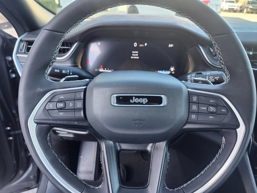 2025 Jeep Grand Cherokee Altitude 4x2