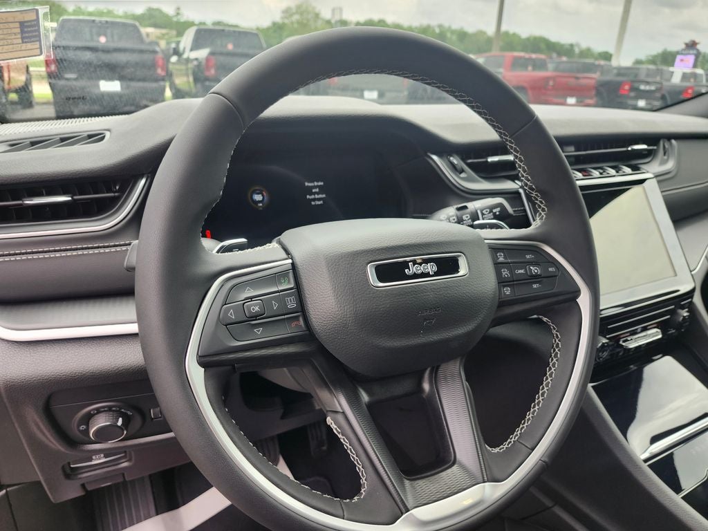 2026 Jeep Grand Cherokee GRAND CHEROKEE LAREDO 4X2