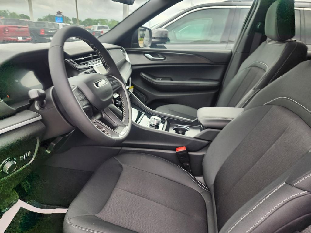 2026 Jeep Grand Cherokee GRAND CHEROKEE LAREDO 4X2