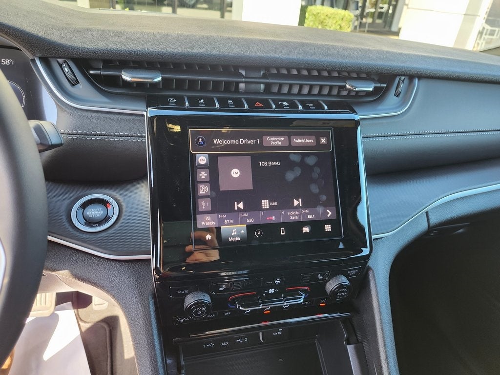 2025 Jeep Grand Cherokee GRAND CHEROKEE LAREDO X 4X2