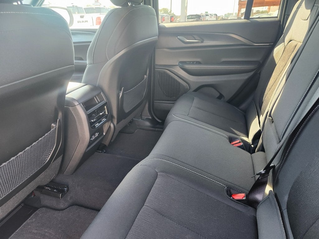 2025 Jeep Grand Cherokee GRAND CHEROKEE LAREDO X 4X2