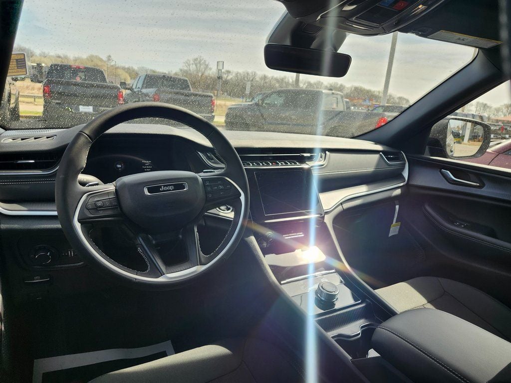 2026 Jeep Grand Cherokee GRAND CHEROKEE LAREDO 4X2