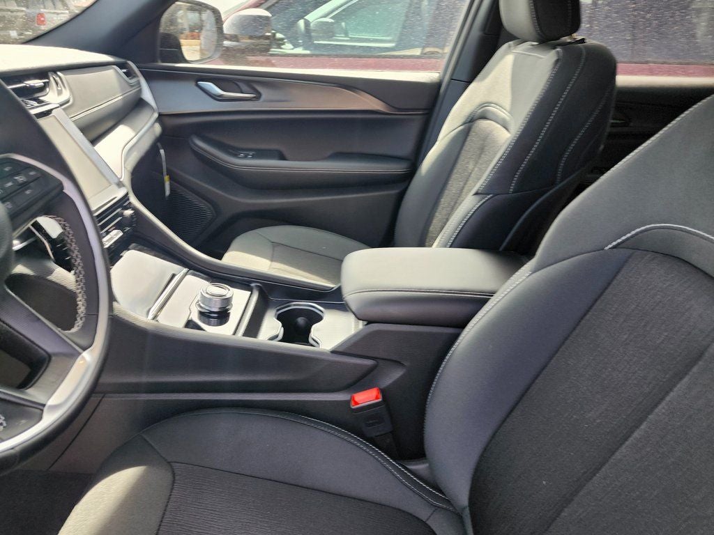 2026 Jeep Grand Cherokee GRAND CHEROKEE LAREDO 4X2