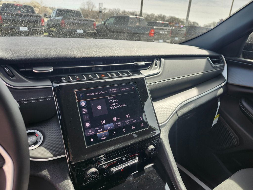 2026 Jeep Grand Cherokee GRAND CHEROKEE LAREDO 4X2