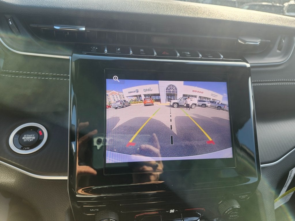 2025 Jeep Grand Cherokee GRAND CHEROKEE LAREDO X 4X2