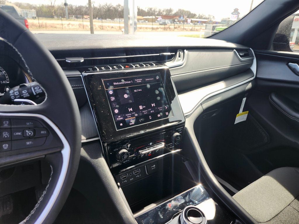 2026 Jeep Grand Cherokee GRAND CHEROKEE LAREDO 4X2