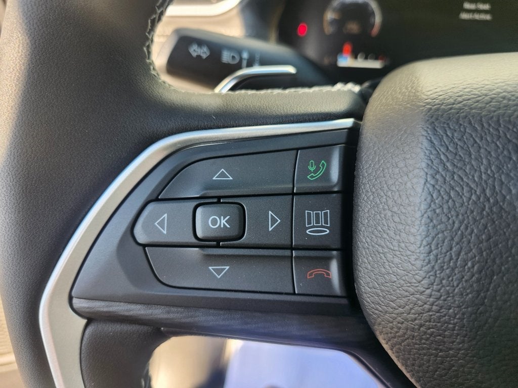 2025 Jeep Grand Cherokee GRAND CHEROKEE LAREDO X 4X2