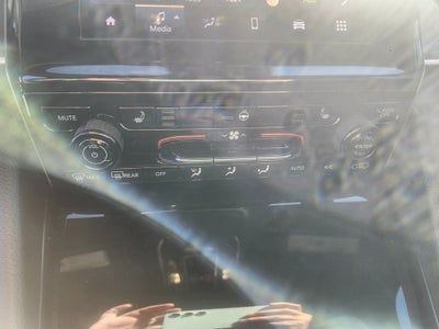 2025 Jeep Grand Cherokee GRAND CHEROKEE LAREDO X 4X2