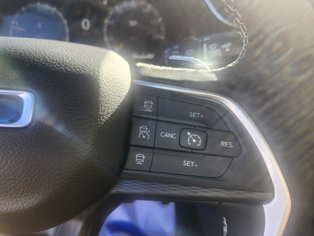 2025 Jeep Grand Cherokee GRAND CHEROKEE LAREDO X 4X2