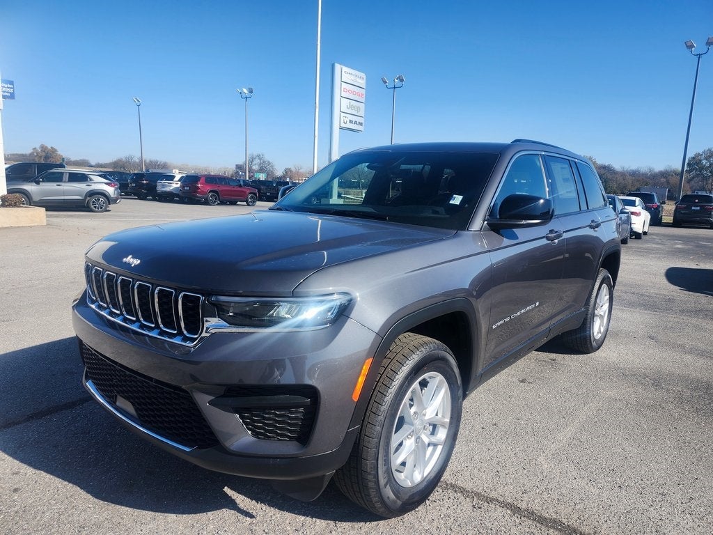 2025 Jeep Grand Cherokee GRAND CHEROKEE LAREDO X 4X2