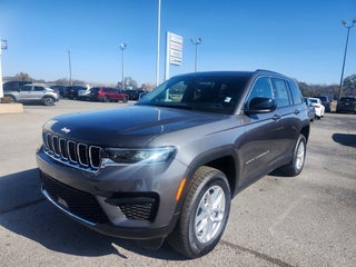 2025 Jeep Grand Cherokee GRAND CHEROKEE LAREDO X 4X2