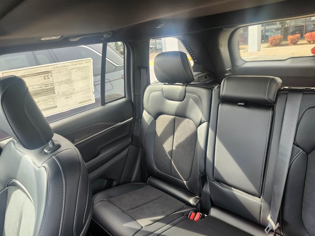 2026 Jeep Grand Cherokee GRAND CHEROKEE LAREDO ALTITUDE 4X2