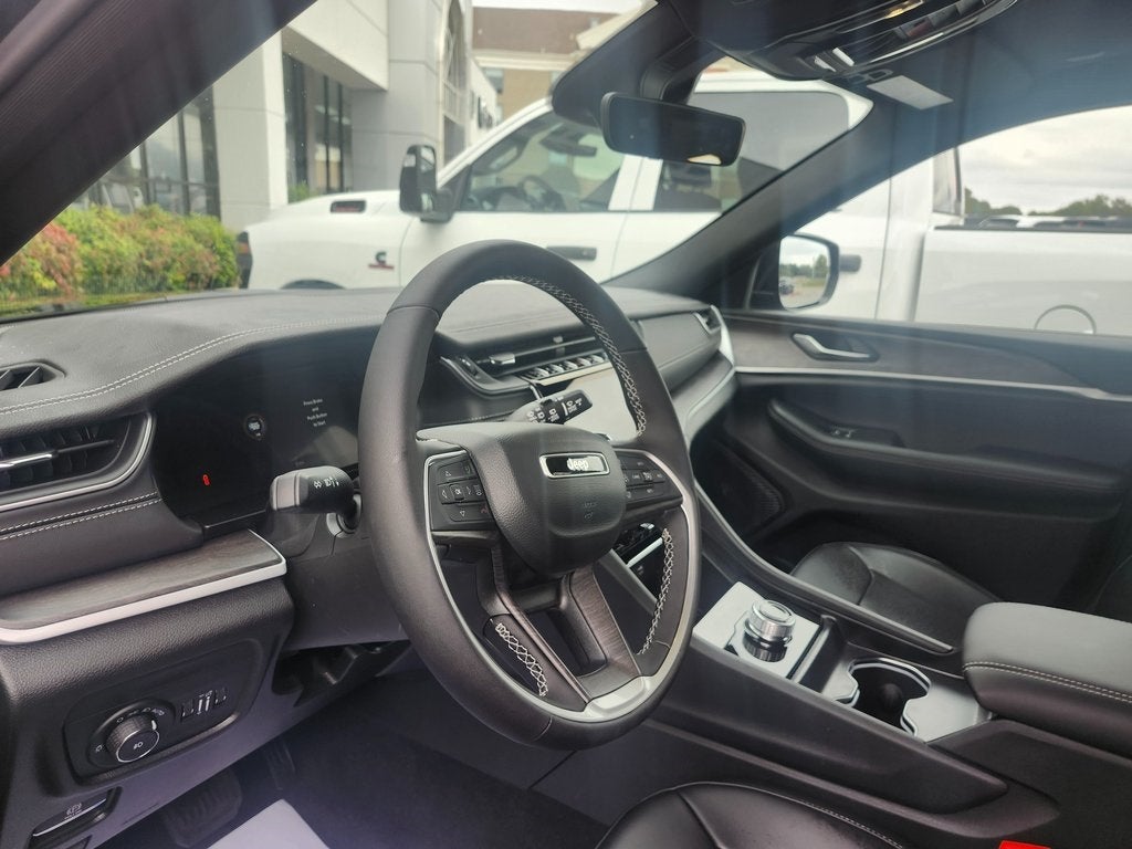 2025 Jeep Grand Cherokee GRAND CHEROKEE LIMITED 4X2