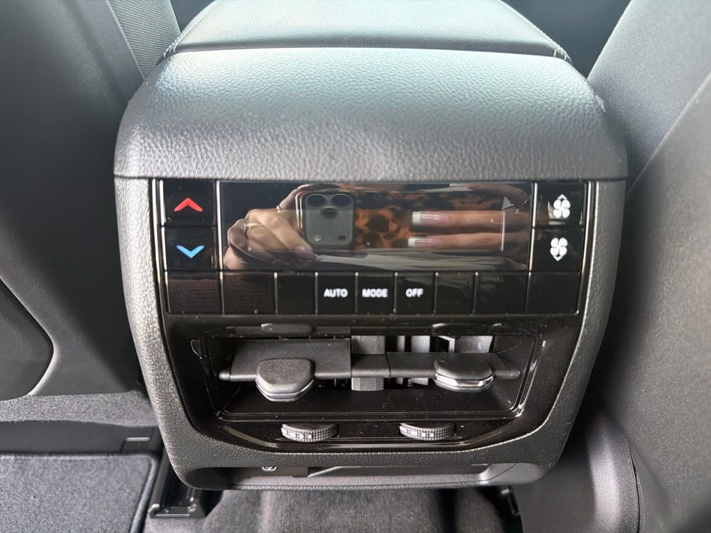 2026 Jeep Grand Cherokee GRAND CHEROKEE L LAREDO X 4X2