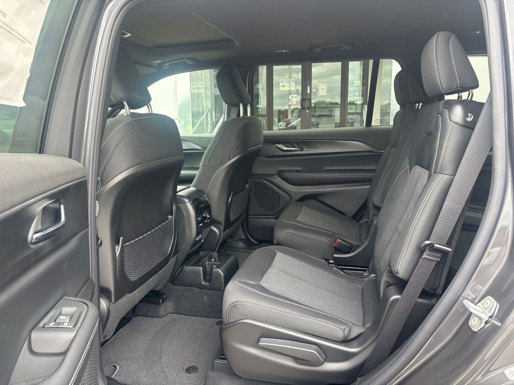 2026 Jeep Grand Cherokee GRAND CHEROKEE L LAREDO X 4X2