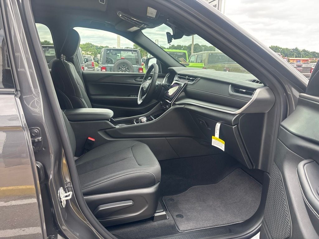 2026 Jeep Grand Cherokee GRAND CHEROKEE L LAREDO X 4X2
