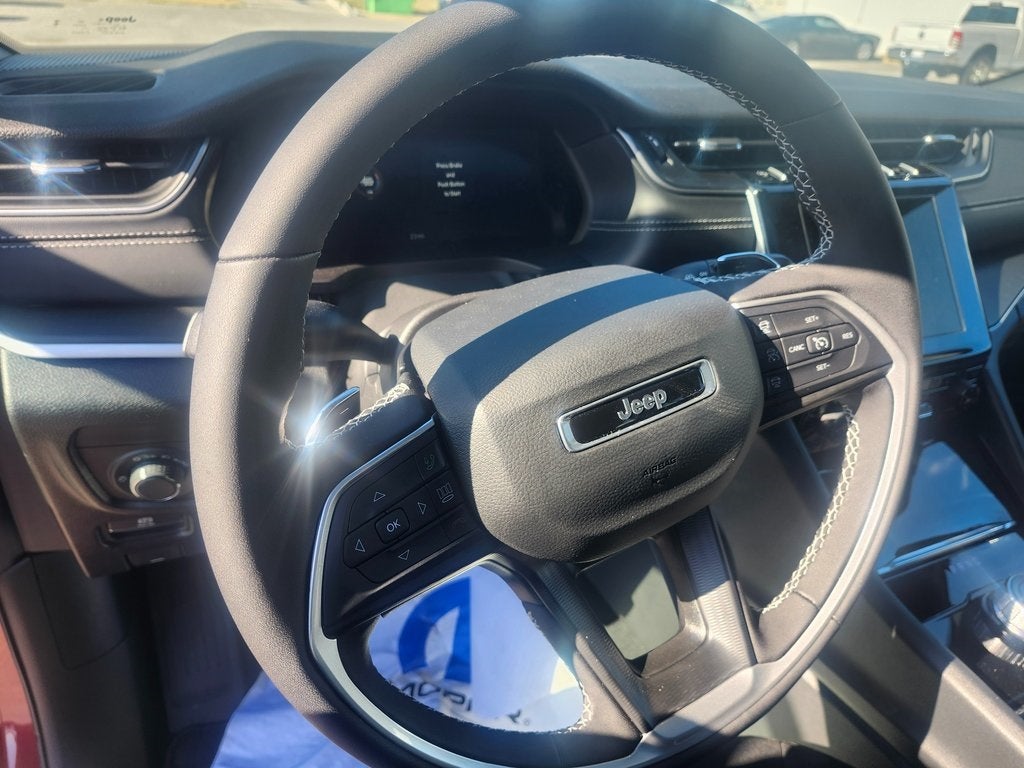 2025 Jeep Grand Cherokee GRAND CHEROKEE L LAREDO X 4X4