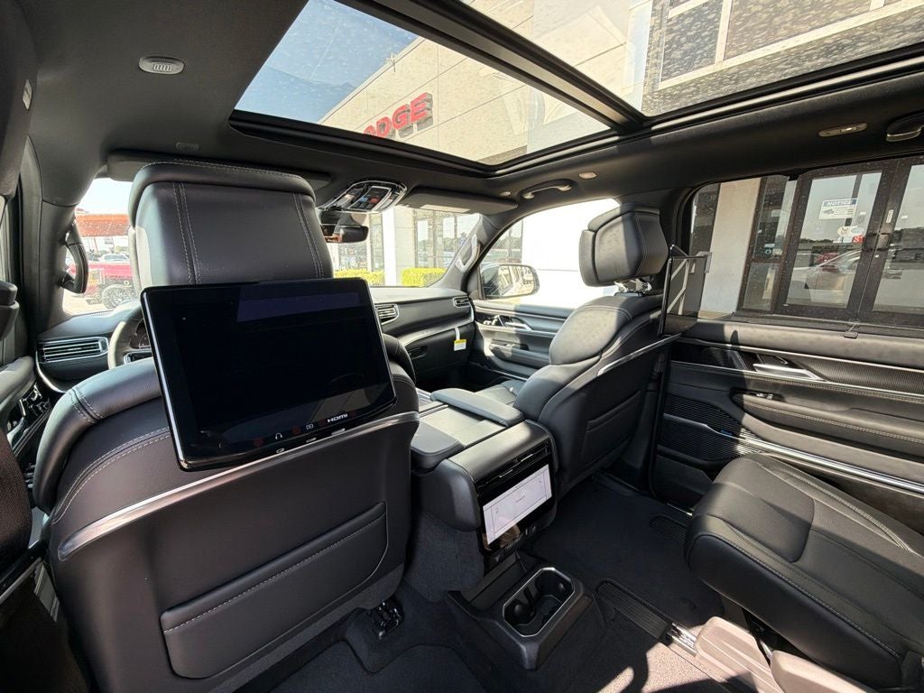 2026 Jeep Grand Wagoneer GRAND WAGONEER SUMMIT OBSIDIAN 4X4