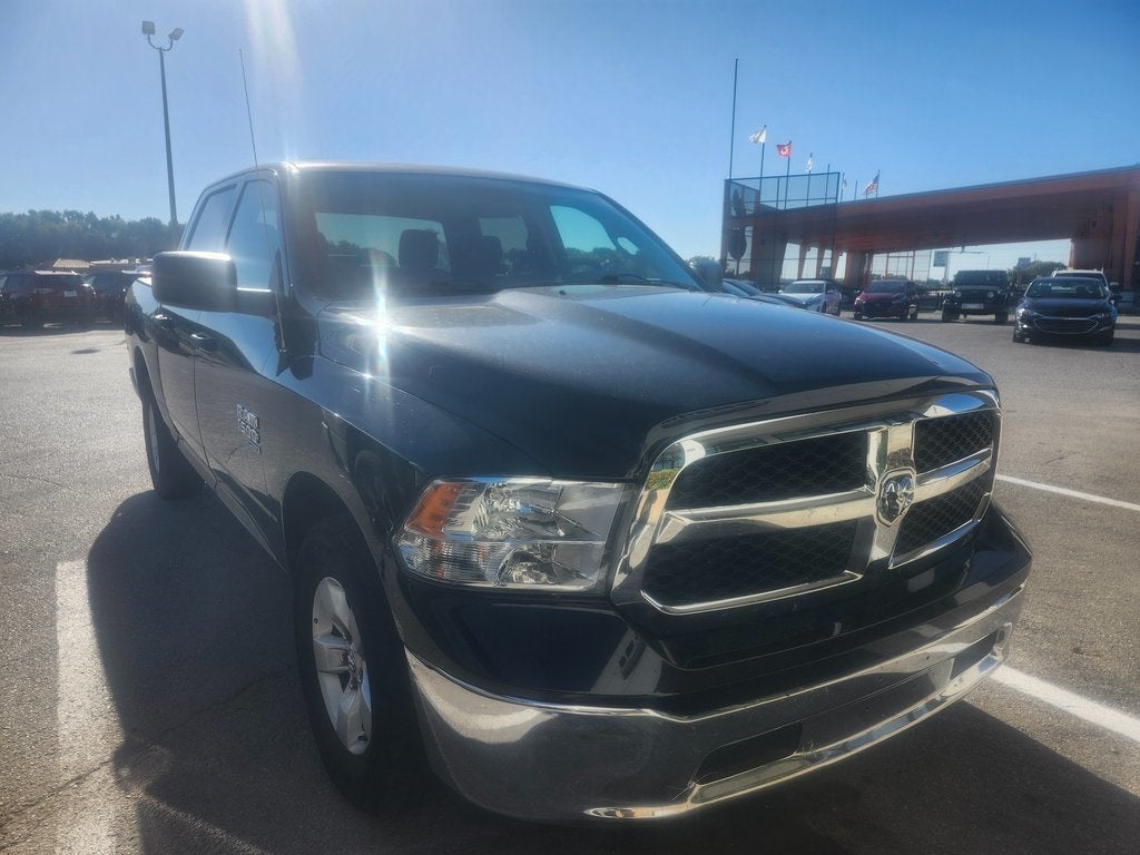 2022 RAM 1500 Classic SLT Crew Cab 4x2 5'7' Box