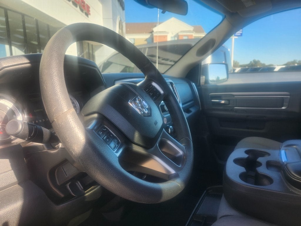 2022 RAM 1500 Classic SLT Crew Cab 4x2 5'7' Box