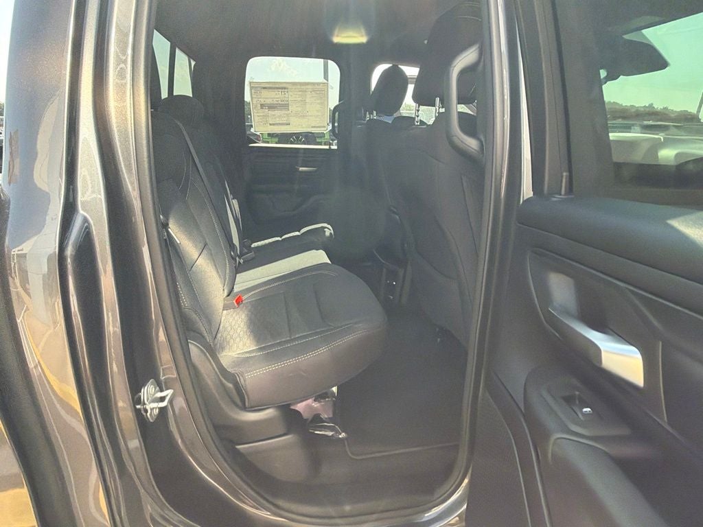 2026 RAM 1500 RAM 1500 EXPRESS QUAD CAB 4X2 6'4' BOX