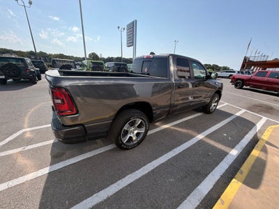 2026 RAM 1500 RAM 1500 EXPRESS QUAD CAB 4X2 6'4' BOX