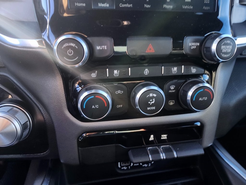 2024 RAM 1500 Laramie Crew Cab 4x2 5'7' Box