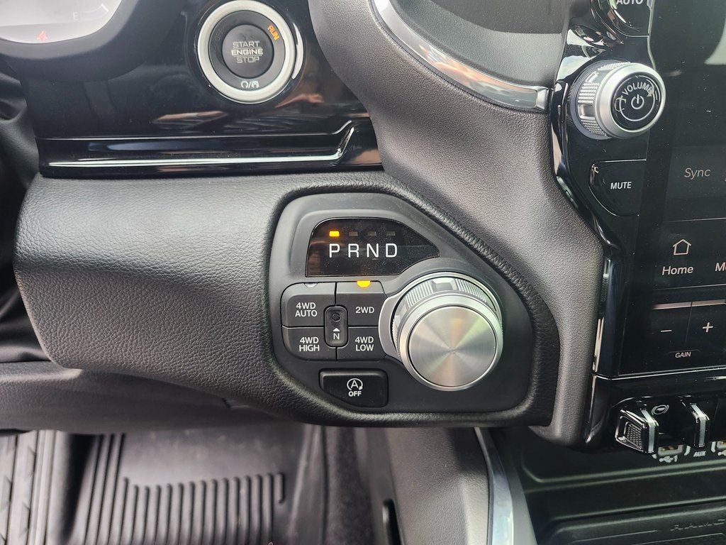 2025 RAM Ram 1500 RAM 1500 LARAMIE CREW CAB 4X4 5'7' BOX