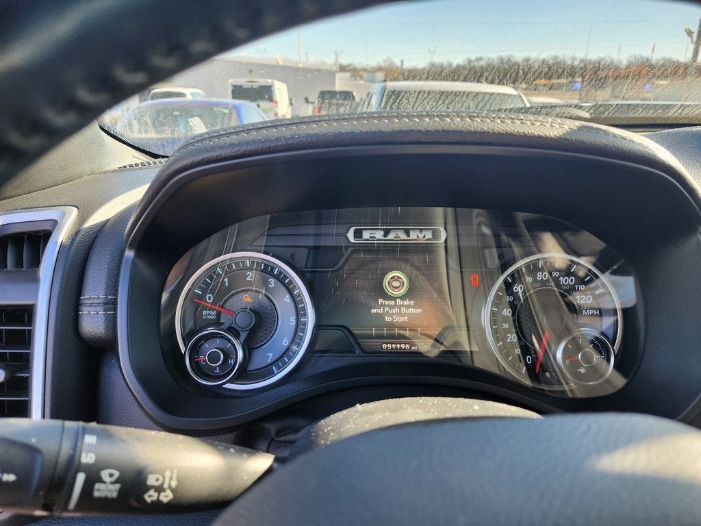 2020 RAM 1500 Laramie Crew Cab 4x4 5'7' Box