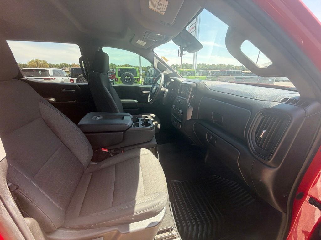 2024 Chevrolet Silverado 1500 2WD Crew Cab Short Bed Custom