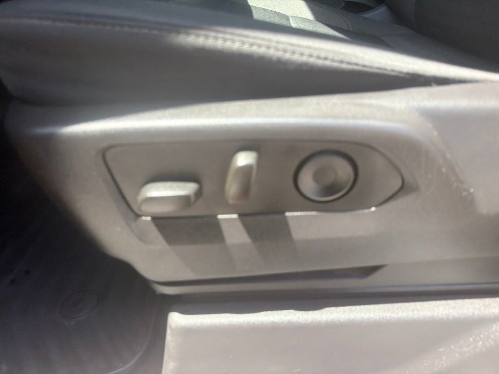 2024 Chevrolet Silverado 1500 2WD Crew Cab Short Bed Custom