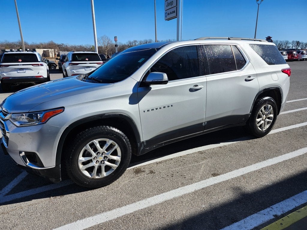 2020 Chevrolet Traverse FWD LT Leather