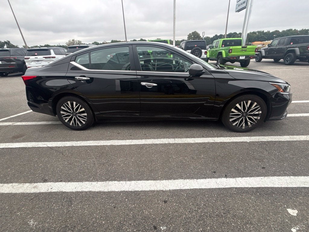 2025 Nissan Altima SV FWD