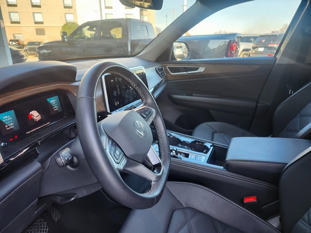 2025 Volkswagen Atlas 2.0T SE w/Technology