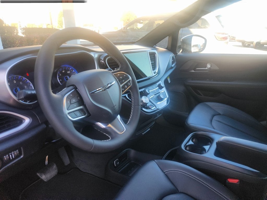 2026 Chrysler Voyager VOYAGER LX