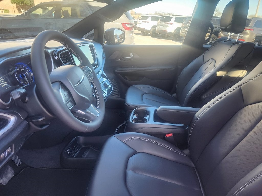 2026 Chrysler Voyager VOYAGER LX