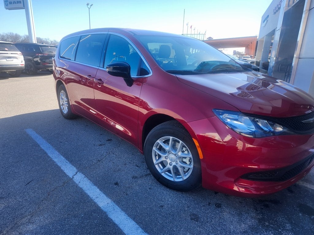 2026 Chrysler Voyager VOYAGER LX