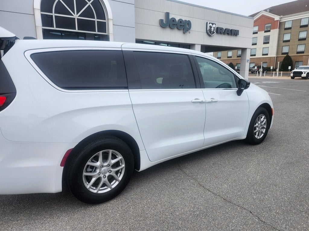 2026 Chrysler Voyager VOYAGER LX