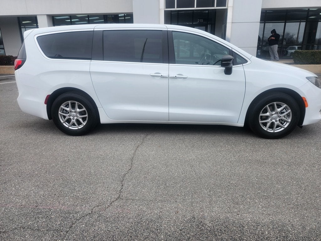 2026 Chrysler Voyager VOYAGER LX