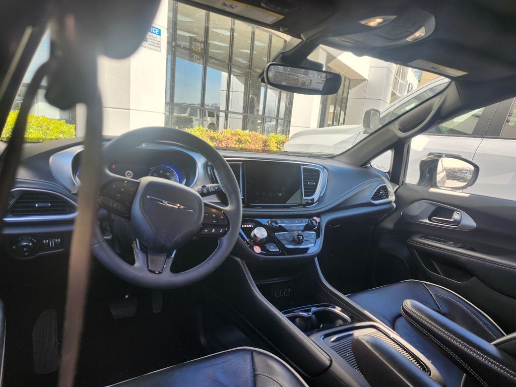 2025 Chrysler Pacifica Limited