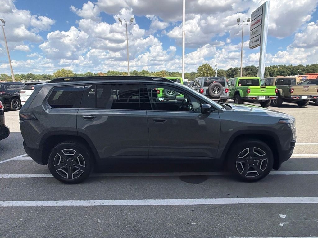 2026 Jeep Cherokee CHEROKEE LAREDO 4X4