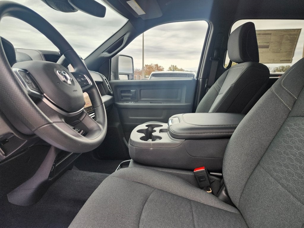 2026 RAM Ram 2500 RAM 2500 BLACK EXPRESS CREW CAB 4X4 6'4' BOX