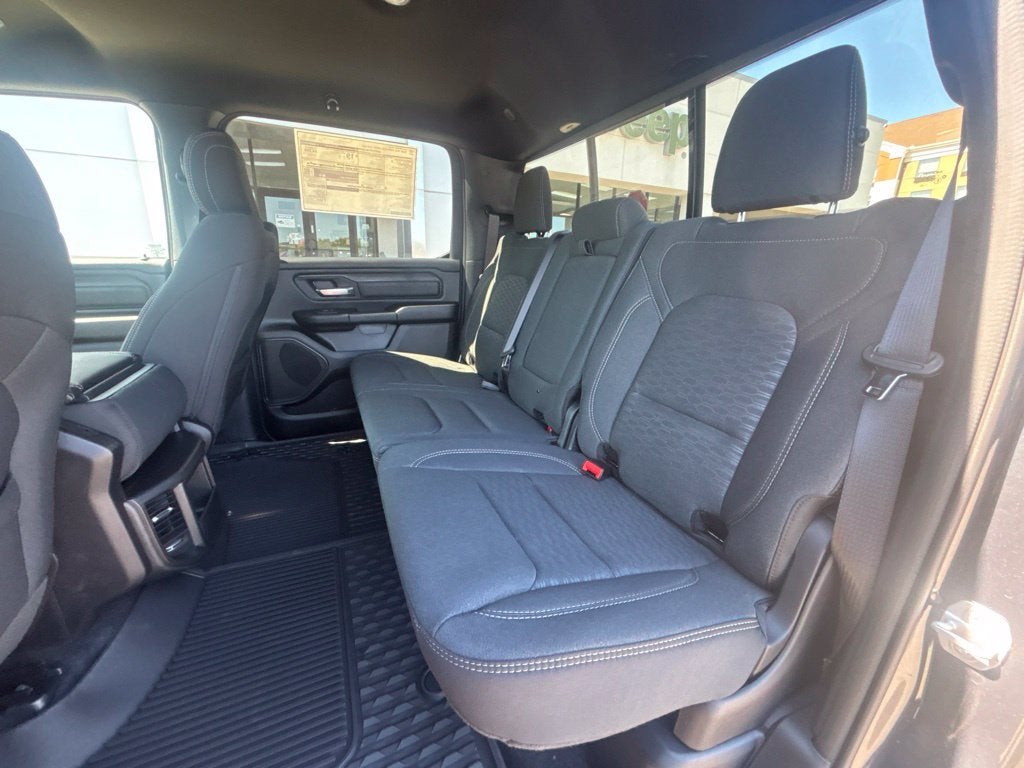 2027 RAM Ram 1500 RAM 1500 WARLOCK CREW CAB 4X4 5'7' BOX