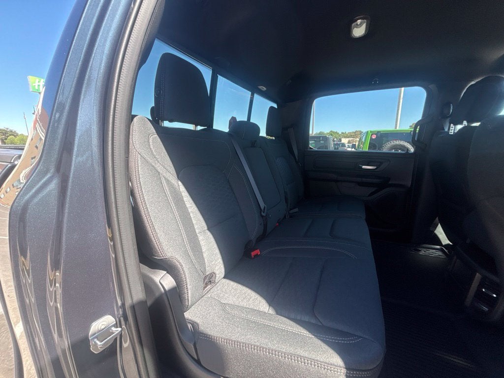 2027 RAM Ram 1500 RAM 1500 WARLOCK CREW CAB 4X4 5'7' BOX