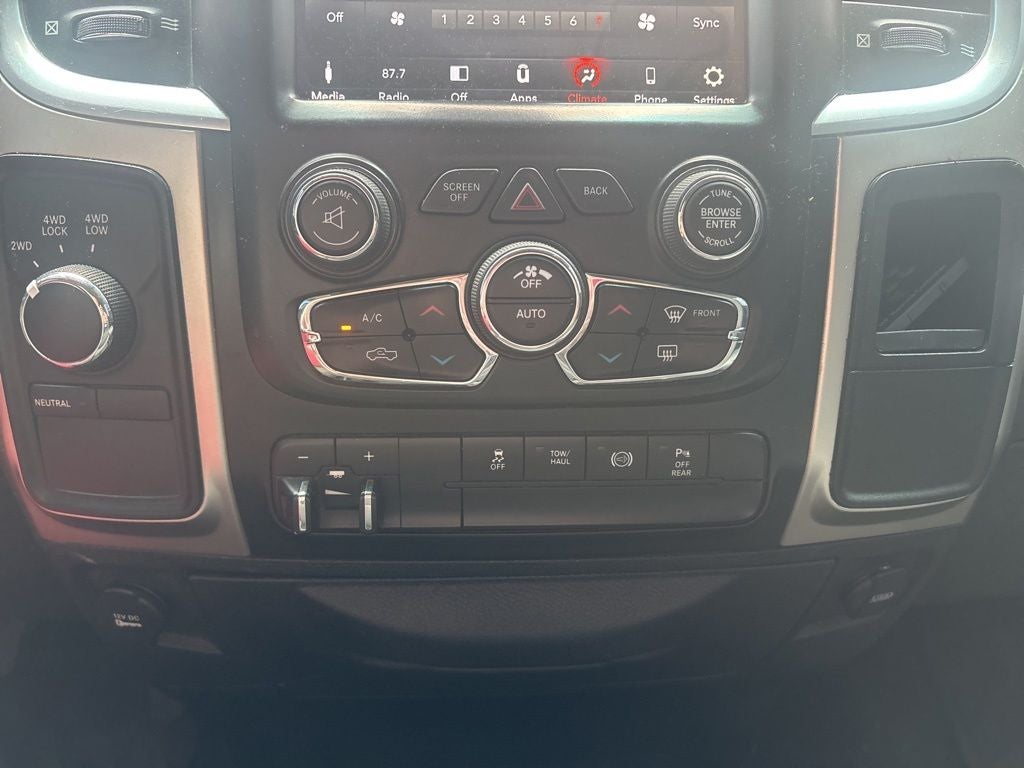2018 RAM 2500 SLT Crew Cab 4x4 6'4' Box